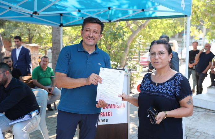 Aliağa'da 45 yıllık mülkiyet sorunu çözülüyor | 134 tapu dağıtıldı