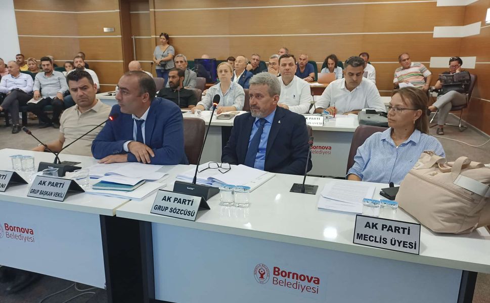 Bornova Belediye Meclisi'nde AK Parti'den sert eleştiriler