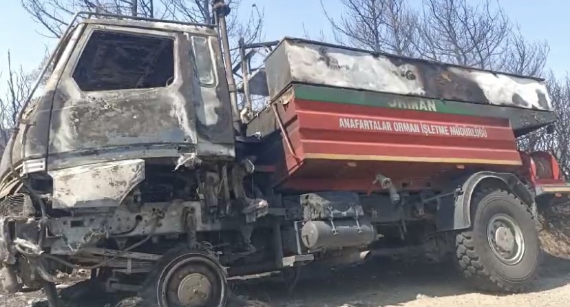 Çanakkale Eceabat'ta Yangına Müdahale Eden Arazöz Yandı0