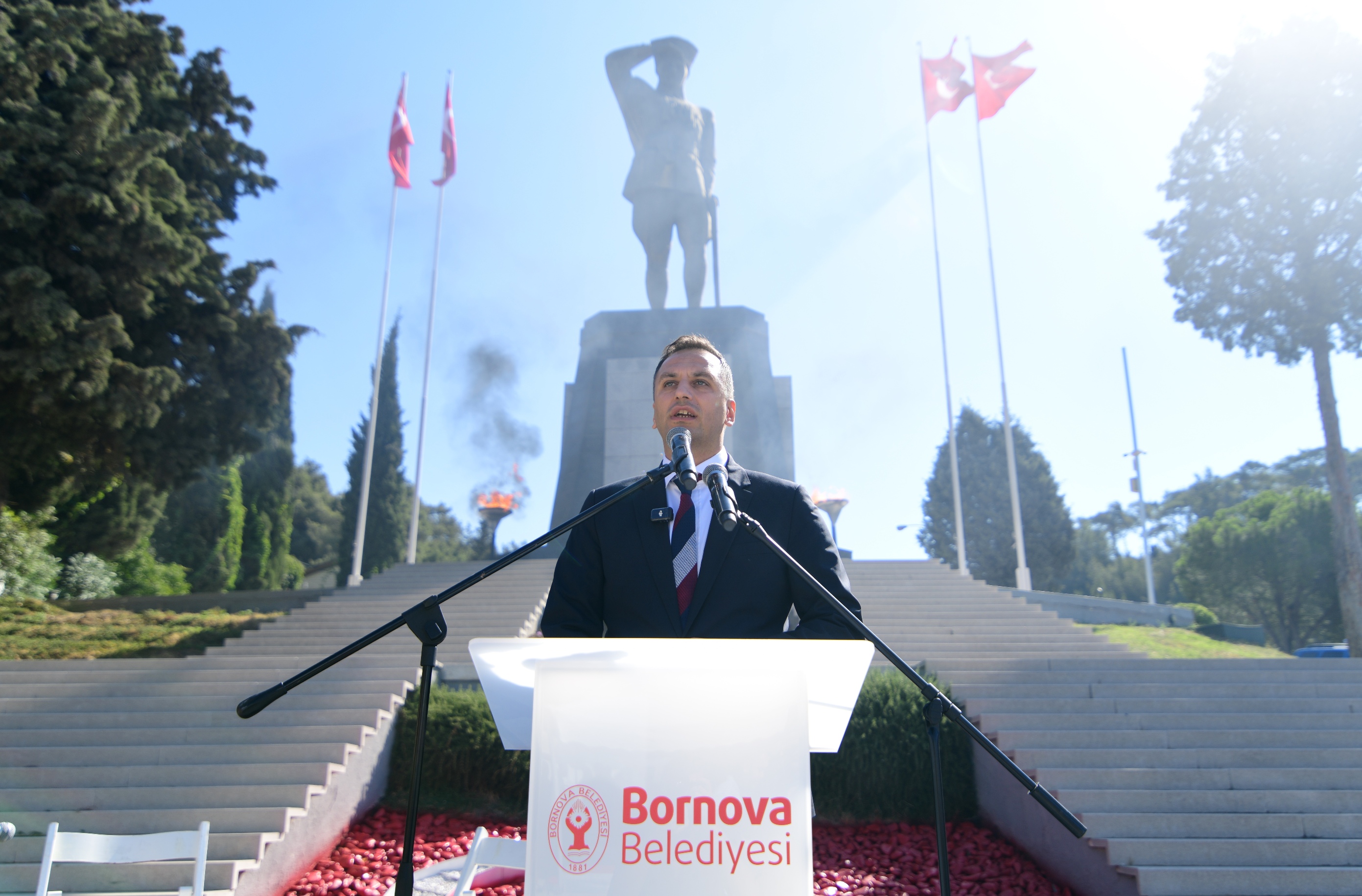 Bornova'da 9 Eylül Şehitlere Saygı Ve Kurtuluş Ruhu Ile Kutlandı1