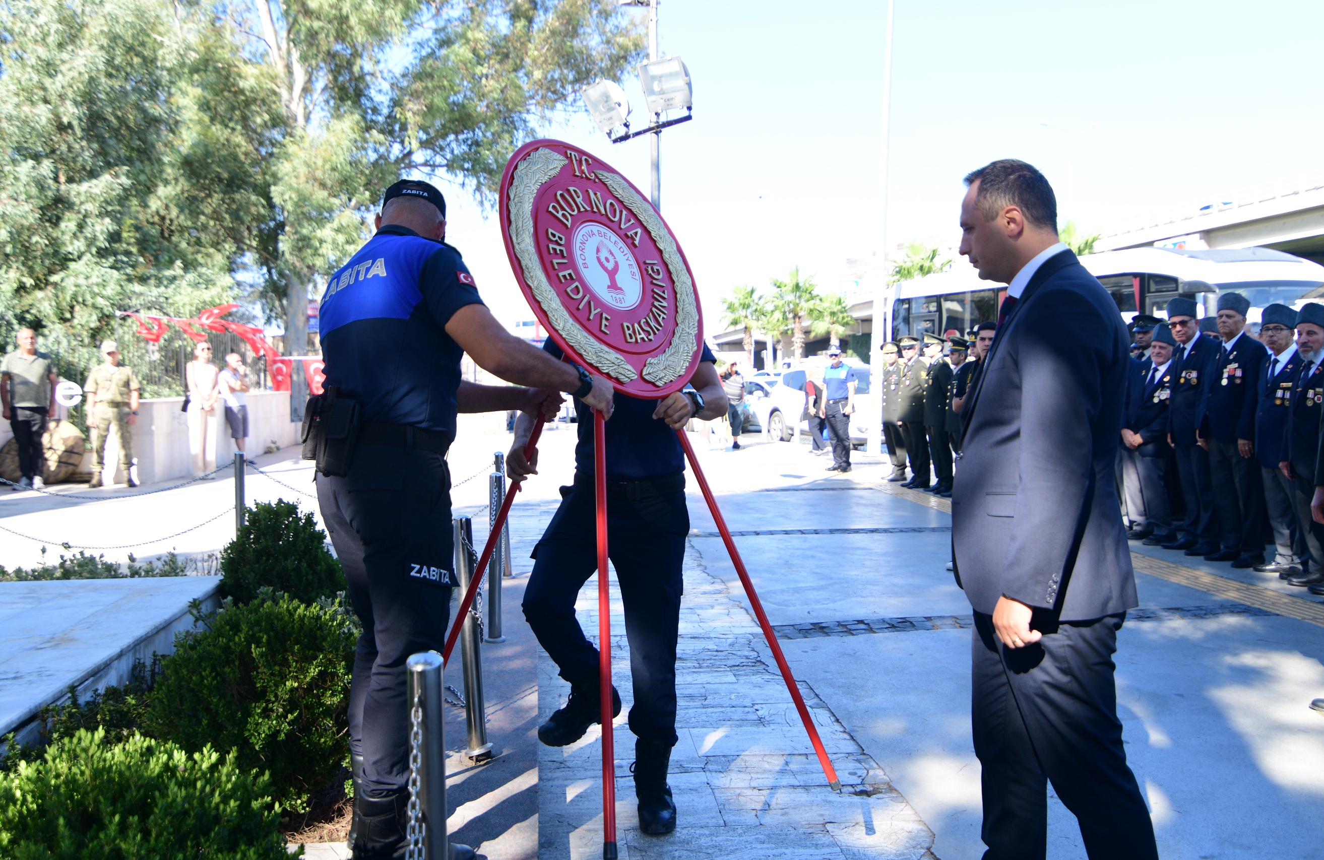 Bornova'da 9 Eylül Şehitlere Saygı Ve Kurtuluş Ruhu Ile Kutlandı4